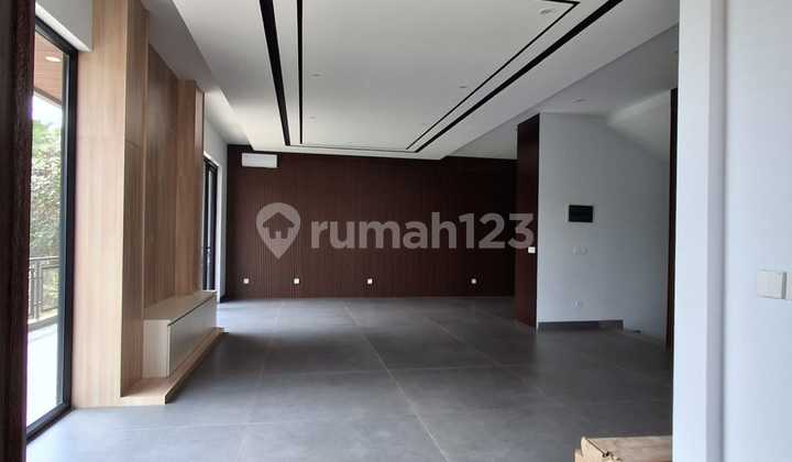 JUAL RUMAH BRAND NEW HOEK ADA PRIVATE LIFT DI SUTERA FERONIA PARK 2