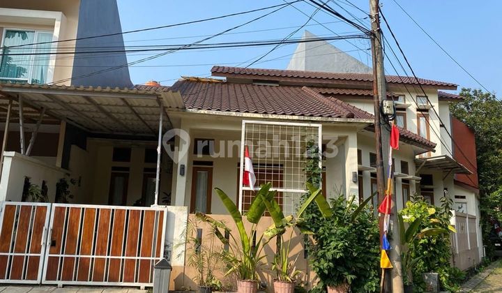 For Sale Strategic Hook House Next to Tangsel Mayor's Office