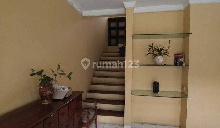 Dijual Cepat Rumah 2 Lantai Semi Furnish, di Puspita Loka 2