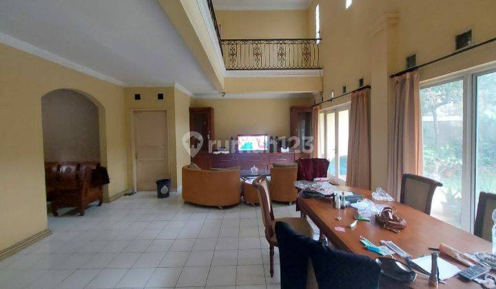 Dijual Cepat Rumah 2 Lantai Semi Furnish, di Puspita Loka 1