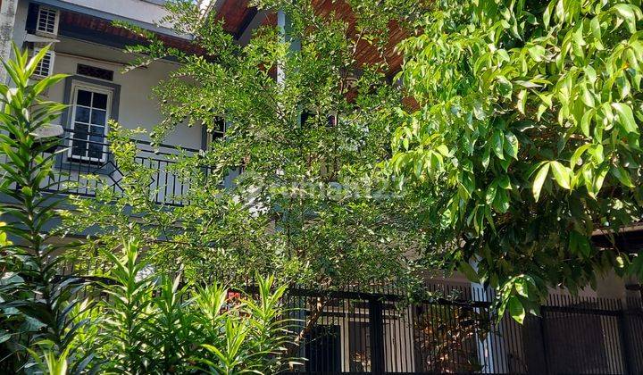  Rumah Asri 2 Lantai Ada Balkon Untuk Nyantai di Kencana Loka 2