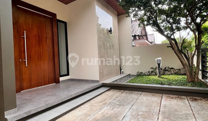 Rumah Modern Baru Renovasi Lantai Granit di Villa Melati Mas