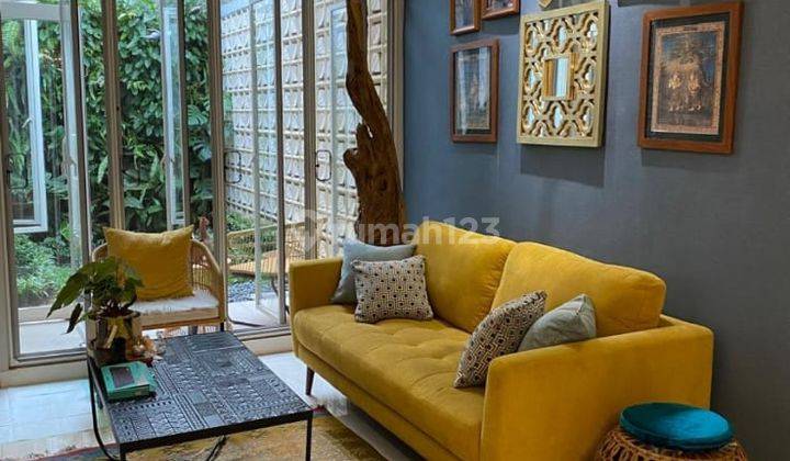 Dijual Rumah Full Furnished, Bohemian Maksimal Design, Griya Loka 2