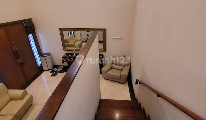  Dijual Rumah Mewah 3 Lantai, Semi Furnished, di The Green 2