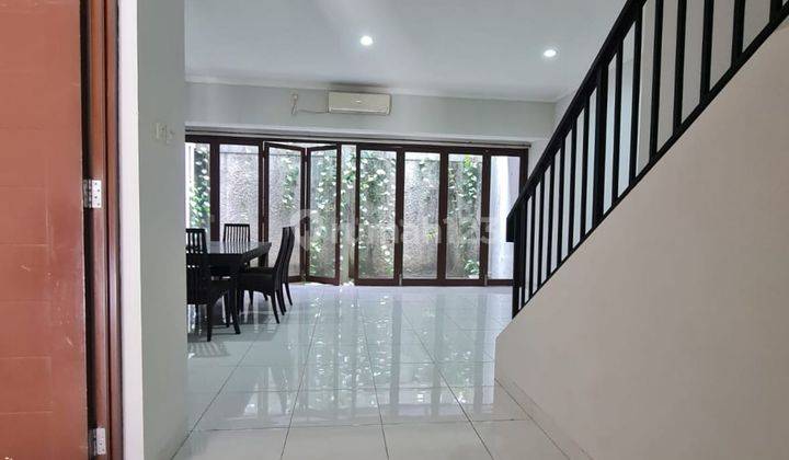 Dijual Cepat Rumah Semi Furnished Di Discovery Conserva Bintaro 1