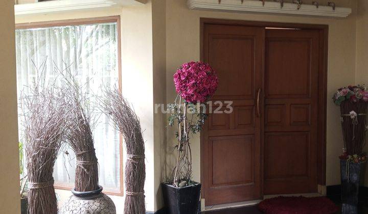 Dijual Rumah Hoek, Asri, Ada Kolam Renang Di Giriloka 2 2