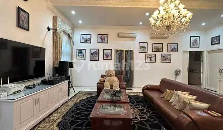 Rumah Mewah Cantiik Siap Huni di Jati Padang Jakarta Selatan 2