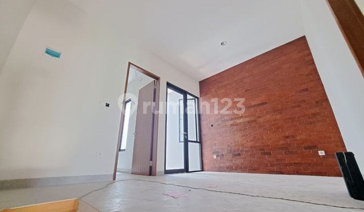 Dijual Rumah 2 Lantai Bonus Kitchen Set di Kencana Loka Ektension 2