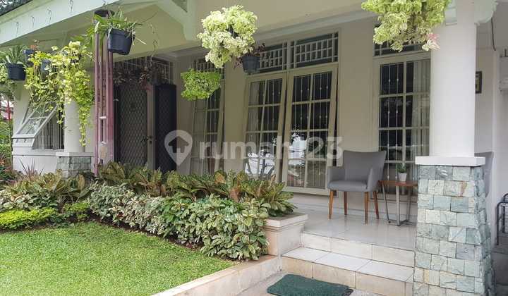 Dijual Rumah Posisi Hoek 2 Lantai di Bintaro
