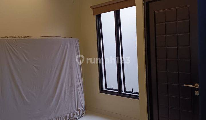 Dijual Rumah Siap Huni, Cantik, Dan Rapi di Griya Loka 2