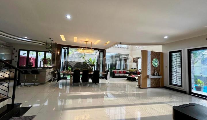 For Sale Modern Luxury House with Private Pool Corner Garden in The Green 2