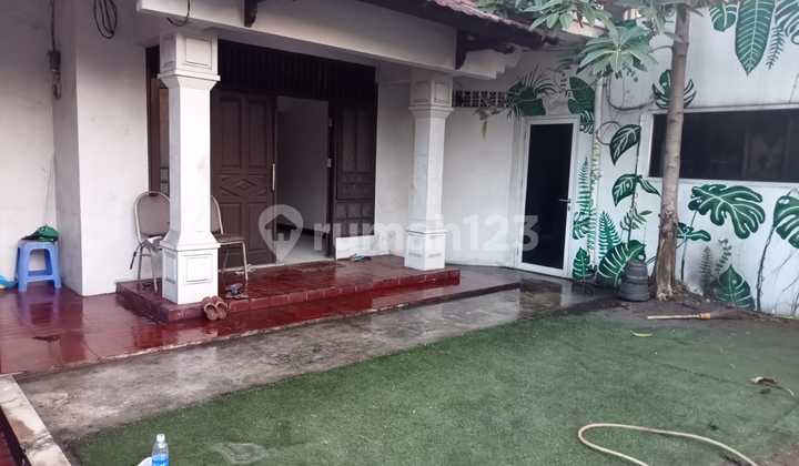 For Sale 2-Story House Main Road Strategic Bintaro With Garden