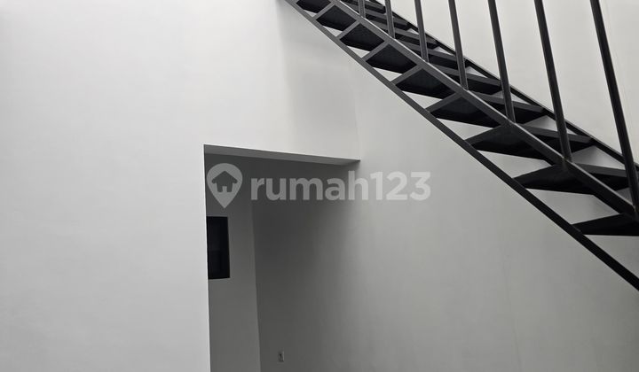 For Sale 3-Story House with Entertainment Room at Icon Cosmo BSD For Sale 3-Story House with Entertainment Room at Icon Cosmo BSD