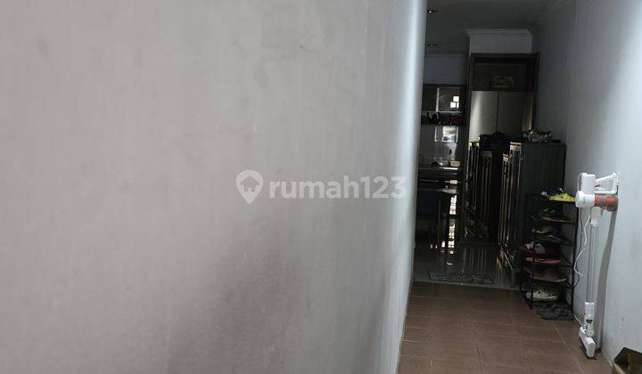 Turun Harga Rumah Usaha di Pinggir Jalan Kencana Loka Raya 2