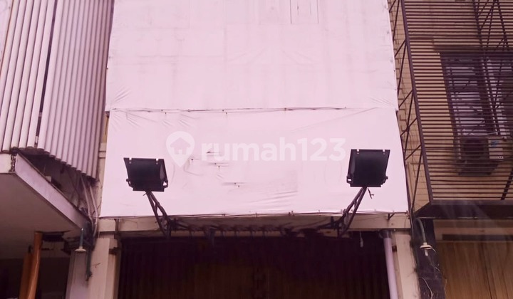 Dijual Ruko 3 Lantai Dengan Lokasi Strategis di Melati Mas Vista Dijual Ruko 3 Lantai Dengan Lokasi Strategis di Melati Mas Vista
