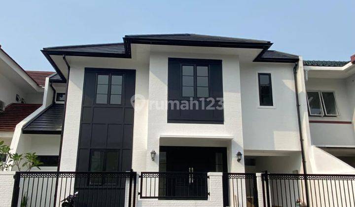 Rumah Cantik Full Renovasi, Layout Plong di Puspita Loka 1