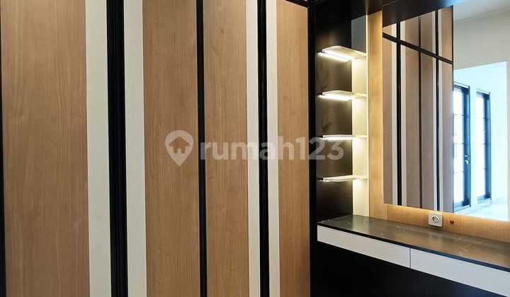 Rumah 2 Lantai Classic Modern, Hoek, Semi Furnished Alam Sutera 2