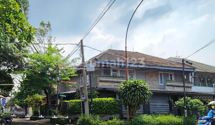 DIJUAL Rumah Hoek Pinggir Jalan Raya Bintaro Jaya Jakarta selatan