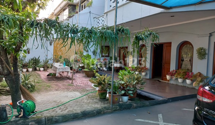 DIJUAL  Rumah 2 Lantai Dipinggir Jalan, Bintaro Jakarta Selatan
