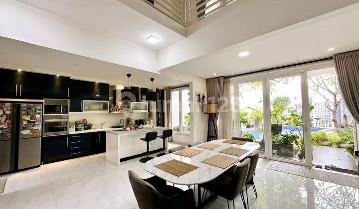 Dijual Rumah Mewah ada Kolam Renang di Taman Senayan Bintaro 2