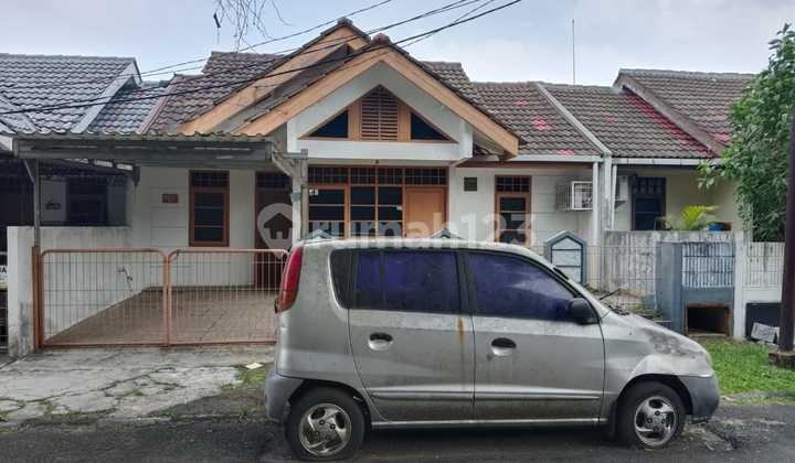 House for Sale in Nusaloka, Near BSD Modern Market