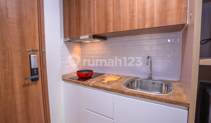 Scandinavian Apartment Fully Furnished 1 BR Premium Facilities Near Karawaci Tangerang 2