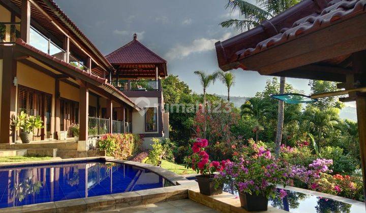 Villa With Spacious Land And Ocean View For Sale In Lovina 2