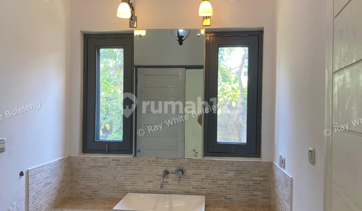 Villa for sale in Central Lovina 2