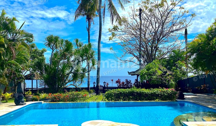 Elegant Beachfront Villa - Prime 1,325 Sqm Land