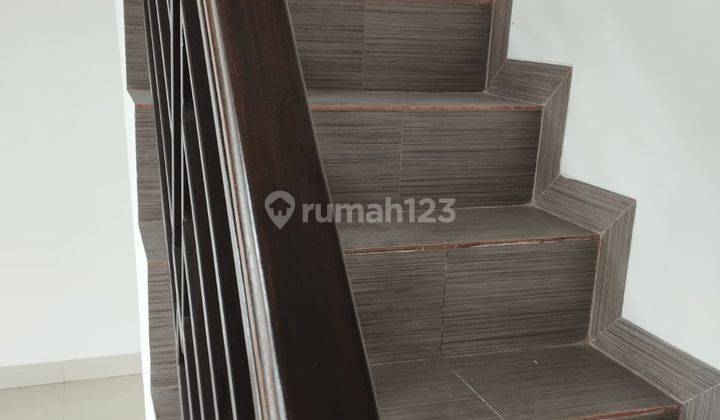 Rumah 2 Lantai Bagus Unfurnished SHM di Cileunyi, Bandung 2