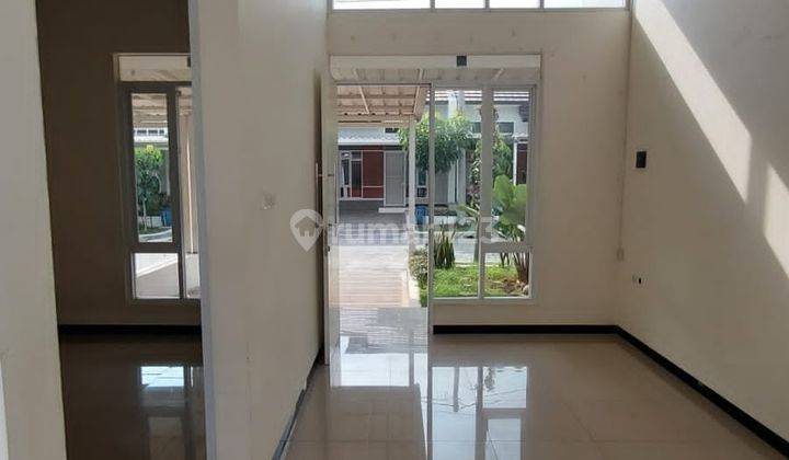 Rumah Bagus Unfurnished SHM di Taman Kopo Indah V, Bandung 1