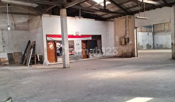 Gudang siap pakai Bagus 600 m2 SHM Jl Jendral Sudirman, Bandung