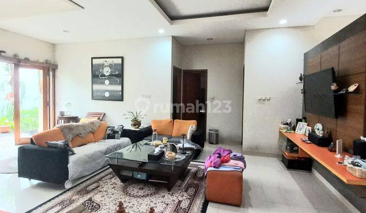 Rumah 2 Lantai Bagus Semi Furnished SHM di Mekar Wangi, Bandung 1