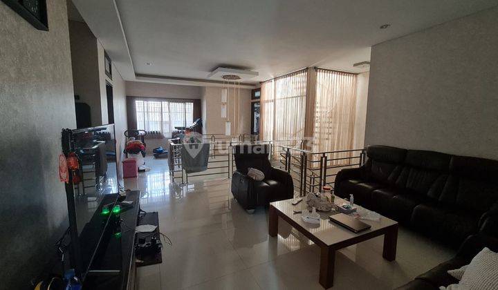 Dijual Rumah Siap Huni di Jalan.darma Sakti, Singgasana Pradana 2