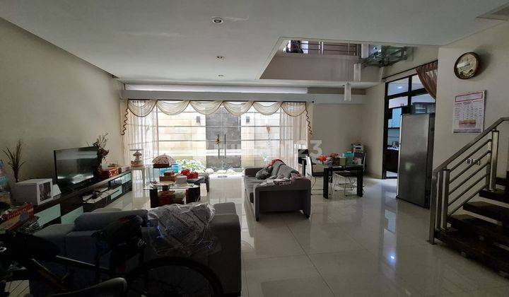 Dijual Rumah Siap Huni di Jalan.darma Sakti, Singgasana Pradana 1