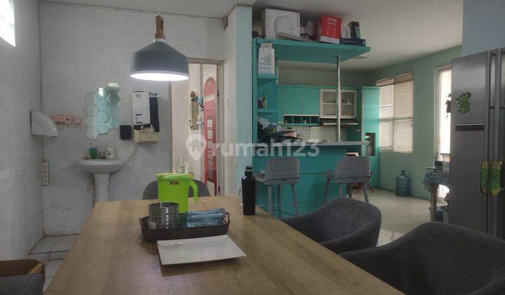 Rumah Bagus Semi Furnished SHM di Terusan Buah Batu, Bandung 1