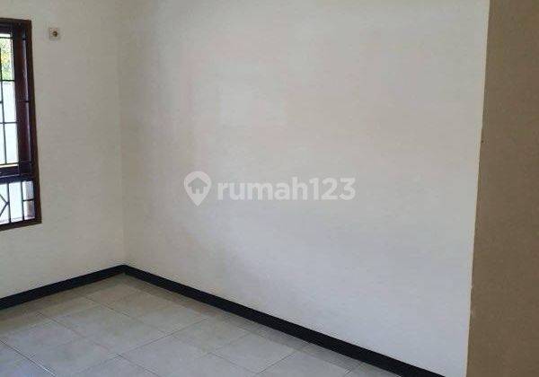 Rumah Bagus Unfurnished SHM di Taman Rahayu , Bandung 2