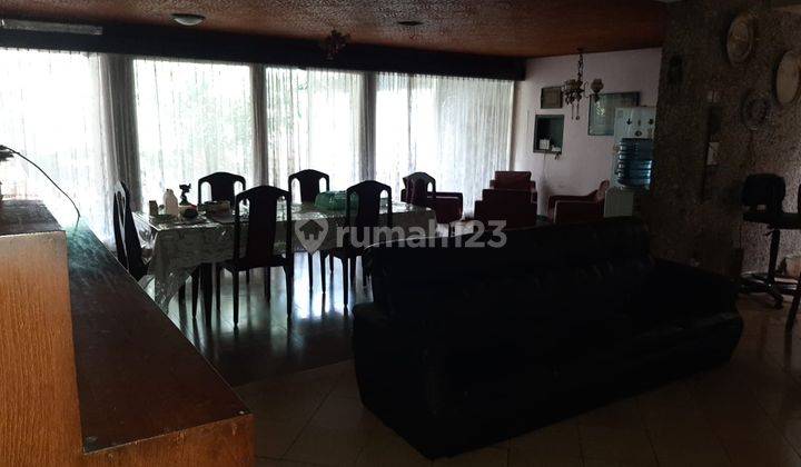 Rumah 2 Lantai Bagus Unfurnished SHM di Jalan Cipaganti, Bandung 2