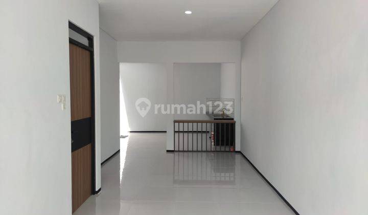 Rumah Baru Unfurnished SHM di Taman Kopo Indah, Bandung 2