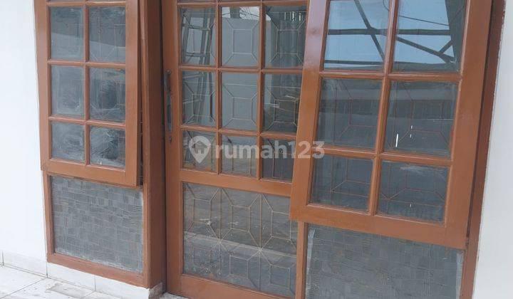 Rumah 2 Lantai Bagus Unfurnished SHM di Taman Holis Indah 2