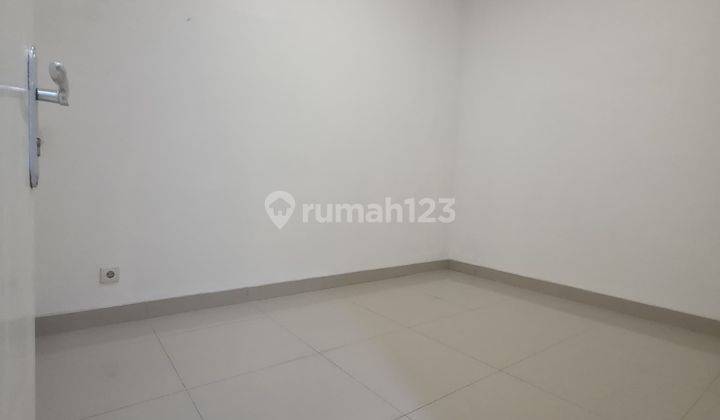 Rumah MURAH Bagus Unfurnished SHM Singgasana Pradana, Bandung 2