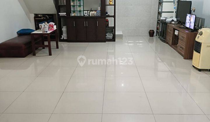 Rumah Bagus Unfurnished SHM di Singgasana Pradana , Bandung 1