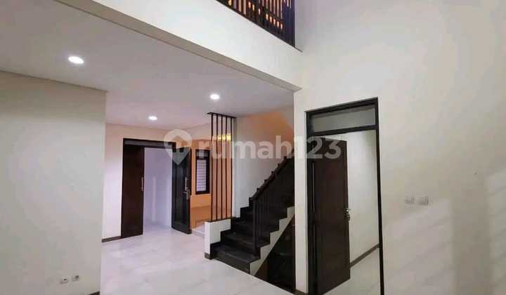 SHM Ready-to-Occupy Comfortable House in the Elite Batununggal Complex, Bandung