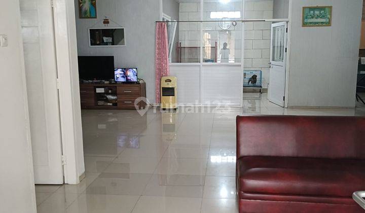 Rumah Bagus Unfurnished SHM di Singgasana Pradana , Bandung 2