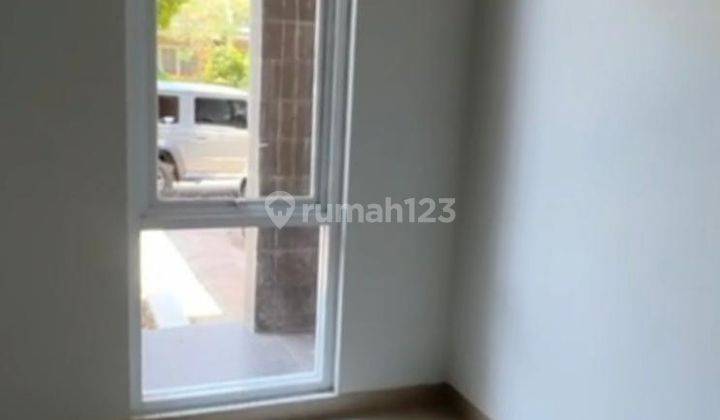Rumah Bagus Unfurnished SHM di Komplek Cherryfield  2