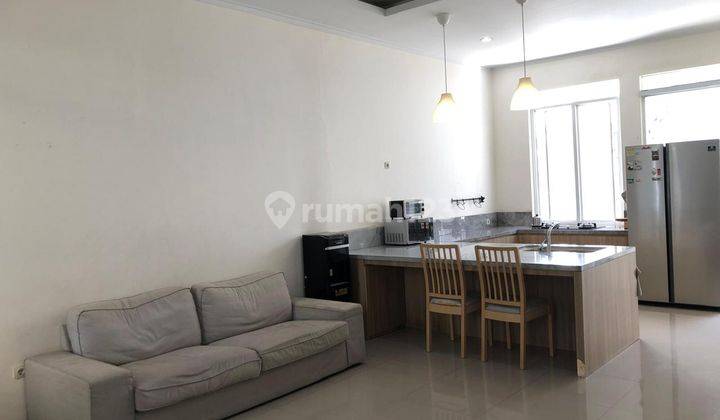 Rumah 2 Lantai Bagus Semi Furnished di Taman Kopo Indah, Bandung 1