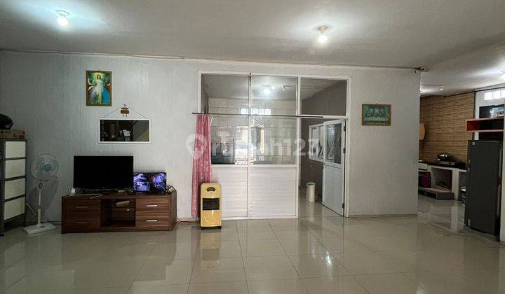 Rumah 2 Lantai Bagus Unfurnished SHM di Singgasana Pradana  1