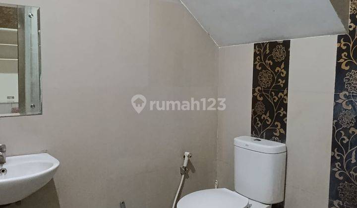 Rumah 2 Lantai Bagus Semi Furnished SHM di Margahayu Permai  2