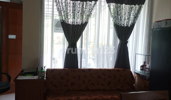 Rumah Bagus Unfurnished SHM Dago, Bandung