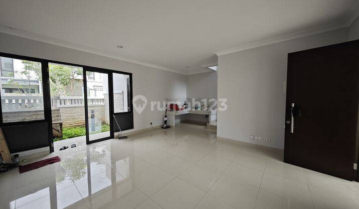 Rumah 2 Lantai Bagus SHM di Cluster Fashagriya, Podomoro Park 1